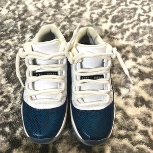 Jordan Branded sneakers (snakeskin blue 11)